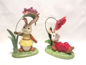 Goebel Hase IN VOLLER BLÜTE 17 cm SCHATTIGES PLÄTZCHEN Zustand NEU - Bild 1 von 3
