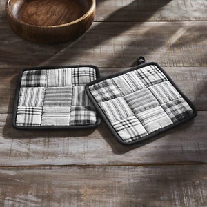 Sawyer Mill Black Pot Holder Set of 2 8x8 - Picture 1 of 6