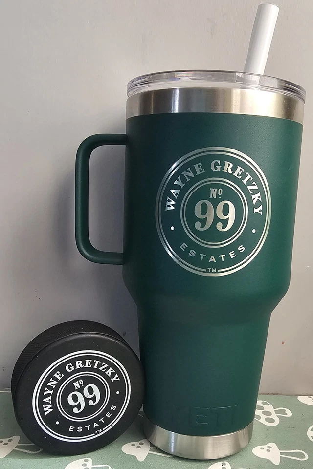 Taza de paja YETI 35 OZ Rambler Wayne Gretzky Estates Black Forest edición limitada Foto 1 de 1
