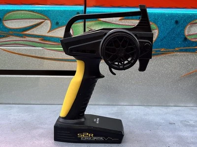 VarioProp UNO S2R Digital Controller RC 2,4GHz NEU schwarz mit gelbem Akzent OHNE FLEDERMAUS - Bild 1 von 4