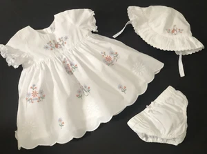 Baby Girls M&S White Peter Rabbit Dress Knicker Hat Set - Picture 1 of 3