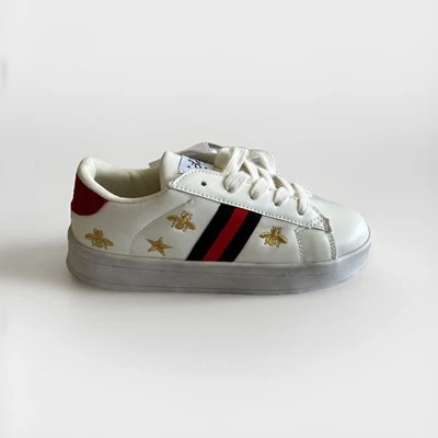 LOLA AND THE BOYS STARS AND BEE SNEAKER WHITE SIZE 4Y (RETAILS FOR $80+) - Image 1 of 4