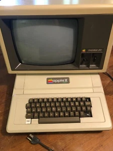 Apple ll Computer Model AA11040B w Monitor & Keyboard *See Note - Picture 1 of 13