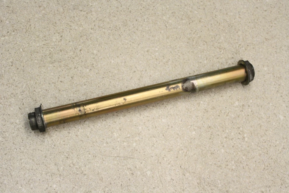 Ducati Monster M600 2003 oscuro rueda trasera eje varilla perno Foto 1 de 1