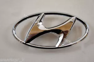 front grille H symbol mark emblem fit 2003 2004 2005 Hyundai Accent 4-door Sedan - Foto 1 di 1