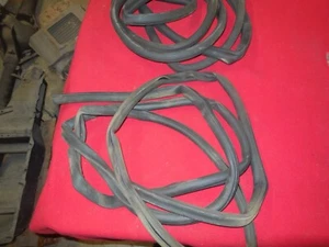 NOS 1967 - 72 Chevrolet C10 C20 K10 K20 K30 Sub door opening weather strips CST - Bild 1 von 8