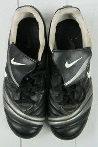 Nike Youth Black w/White Swoosh Soccer Cleats Size 6 - Picture 1 of 6