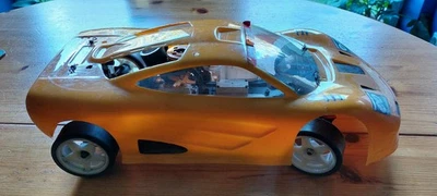 Biete Glattbahn 1/10 Kyosho Verbrenner mit 2,5 ccm, sofort startklar mit Funke - Bild 1 von 4