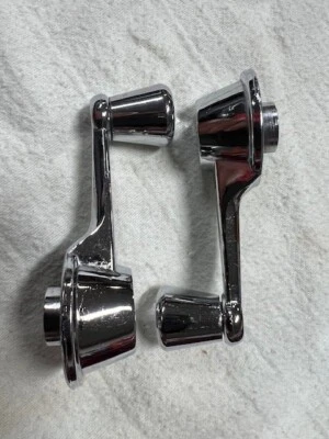 Manijas de ventana trasera y de ventilación para Dodge Dart Sport Fury de principios de los 60, etc. PN 2486593 Foto 1 de 3