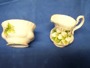 Vintage Royal Albert TRILLIUM Cream and Sugar--free shipping - Picture 1 of 5