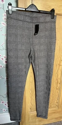 M&Co Ladies Black White Check Fitted Trousers Size 12 Straight Leg Stretchy - Image 1 of 4