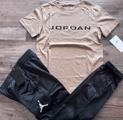 Nuevo con etiquetas Nike Air Jordan Boy YLG Bronceado/Negro/Blanco Dri-Fit Pantalones de Sudadera Conjunto Grande Foto 1 de 4