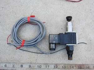 Parker DSL081 Knob CS 024 D DC24V Solenoid Valve, Used - Picture 1 of 5