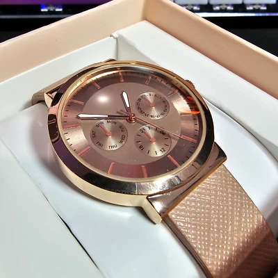 Damas Accutime Watch Corp Oro Rosa Correa Mujer Fecha Hora Muñeca Joyería Foto 1 de 4