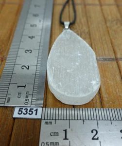 Pendentif SELENITE naturelle Maroc 9g + cordon - collier gypse fibreux reiki - Picture 1 of 4
