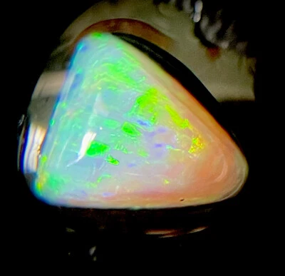 0.7TCW Australian Crystal Opal, Lightning Ridge Bright Rainbow Fire - Image 1 of 4