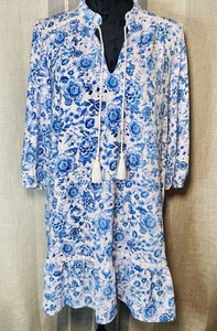 Abito contadino floreale blu e bianco Crown & Ivy nappe medie volant elasticizzato nuovo con etichette - Foto 1 di 5