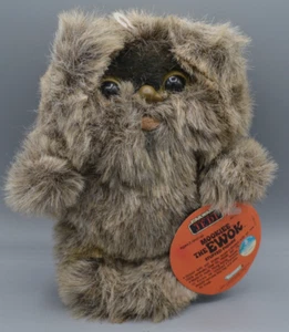 Peluche Star Wars Il Ritorno dello Jedi Mookiee l'Ewok 8" 1983 nuovo con etichetta nuovo con etichetta Kenner - Foto 1 di 5