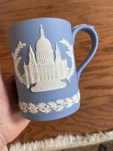 VTG WEDGEWOOD JASPERWARE ST PAUL'S CATHEDRAL CERAMIC COFFEE MUG CHRISTMAS 1972 - Picture 1 of 8
