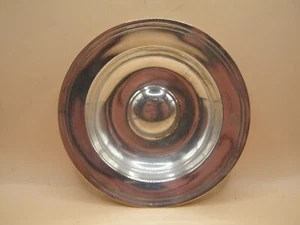 Plato estilo armada de metal blanco vintage con marcas de plata egipcia en la base - Imagen 1 de 6