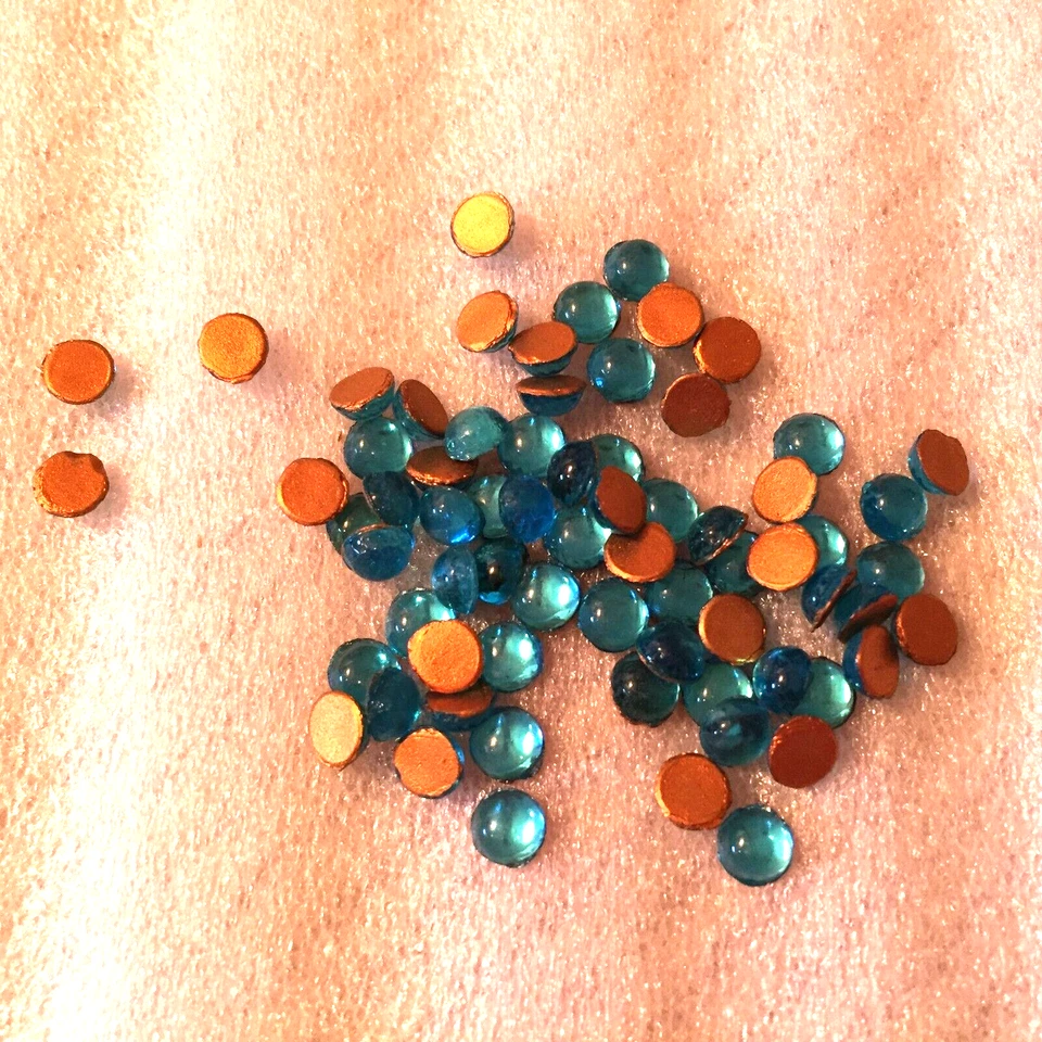 C112 5mm round aqua glass cabochons, gold foiled flat back (144+) - Image 1 of 1