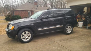 2010 Jeep Grand Cherokee LAREDO - Picture 1 of 20