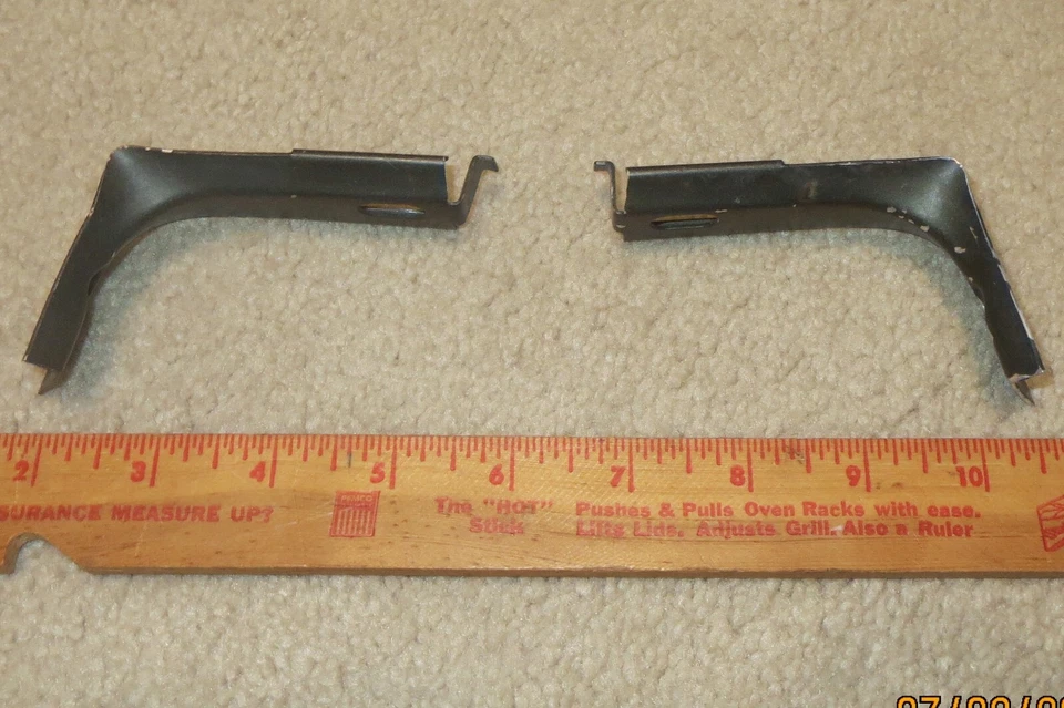 Mercury Monterey Park Lane 1967 ventana trasera adorno moldura extremo de esquina Foto 1 de 4