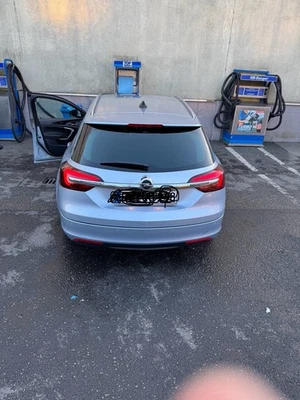 Opel Insignia Sportstourer - Bild 1 von 4