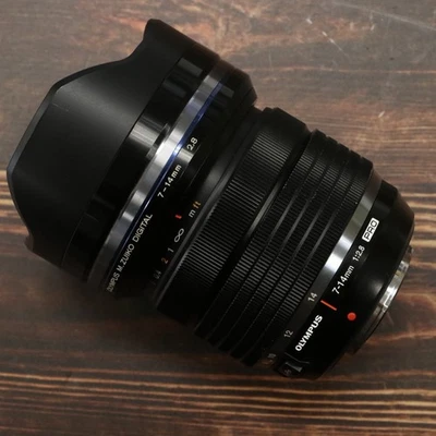 Olympus M.Zuiko Digital ED 7-14mm F/2.8 PRO [Near Mint] #6557 - Image 1 of 4