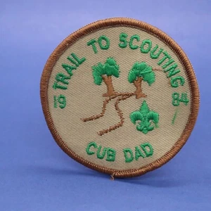 Parche Trail to Scouting Cub Dad 1984 - BSA Boy Cub Scouts - Imagen 1 de 2