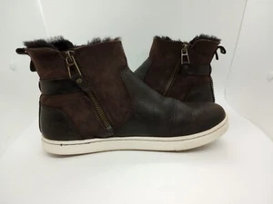 OLUKAI Ankle Bootie Boots Womens Sz 6.5W Brown Wool Shearling Lined PEHUEA HULU - Picture 1 of 12