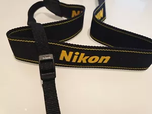 Oryginalny pasek do aparatu Nikon, pasek na ramię w kolorze czarnym / żółtym - Zdjęcie 1 z 4