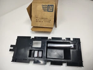 1982-1990 GM Left Door Handle Assembly Front Side Lock 14063445 OEM Genuine NEW - Picture 1 of 6