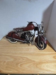 JayLand Vintage Metal Hecho a Mano 1946-1948 Indian Motorcycle Escala ± 1:10 - Imagen 1 de 13