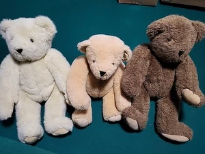Set 3 THE VERMONT TEDDY BEAR COMPANY Bären braun hellbraun cremefarben verbunden hochwertig - Bild 1 von 10
