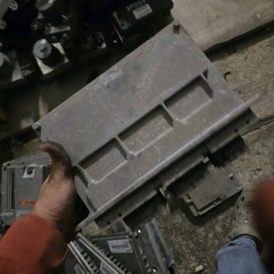 2007 Ford Edge 3.5L ECU/ECM 7T4A-12A650-YH B5 - Imagem 1 de 1