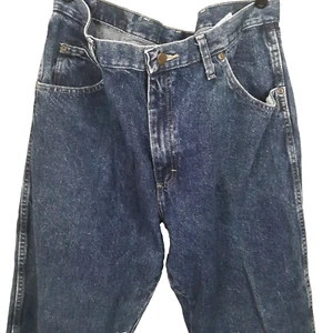 Wrangler Jeans Men's Size 38 x 29 Classic Straight Leg Blue Medium Wash - Picture 1 of 6