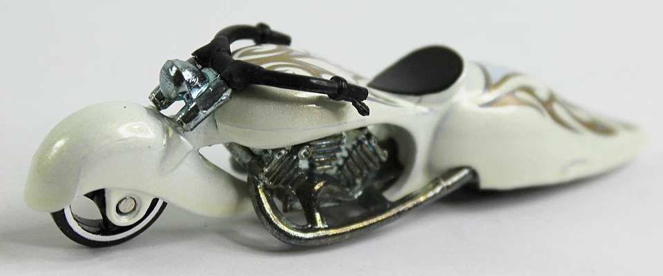 HOT WHEELS W-oozie Rebel Rides Custom Cars 3 of 5 White - Image 1 of 4