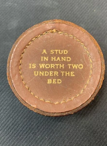 "Tachuela de cuero Rico vintage con tachuela en mano vale dos debajo de la cama Inglaterra 2""" - Imagen 1 de 8