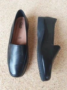 Ladies Black Leather Flat Clarks Shoes UK Size 7. 5 EE Extra Wide Fit - Picture 1 of 12