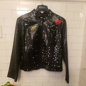 Neu mit Etikett Pamela McCoy Lederjacke schwarz Kunst Reptil Strass Herz Nieten groß - Bild 1 von 11