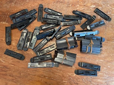Lionel CO-1 O Gauge Black Track Clips (2) - Image 1 of 3