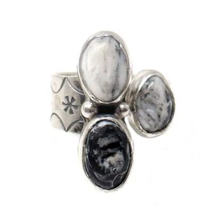 Ring With White Buffalo Turquoise Setting By Navaho Artist T Benally - Picture 1 of 3
