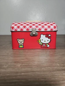 Vintage 1998 Hello Kitty Blech Sparschwein Sanrio Bären Küken Blumen rot. - Bild 1 von 11