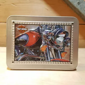 Carte da gioco Harley Davidson Motorcycles con custodia in latta 2 mazzi Swanky Barn - Foto 1 di 12