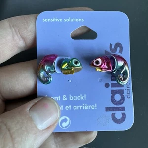 Claires Metall Regenbogen Chamäleon Ohrringe vorne hinten Neu mit Etikett - Bild 1 von 2