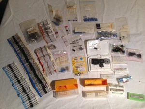 Konvolut Elektronische Bauteile Varistoren;div. Diode;div.Leuchtanzeigen,uvm - Bild 1 von 12
