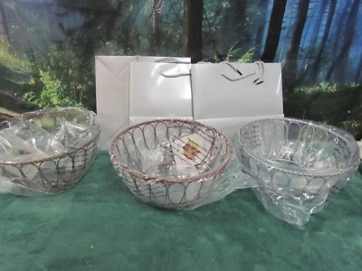 JUEGO DE 3 CESTAS CIRCULARES DE FRUTAS MIKASA GOURMET.  MARRÓN, PLATA Y BRONCEADO Foto 1 de 3