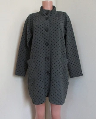 COMFY USA GRAY/BLACK TEXTURED DIAMOND PATTERN LAGENLOOK BUTTON-FRONT JACKET,  M - Image 1 of 4