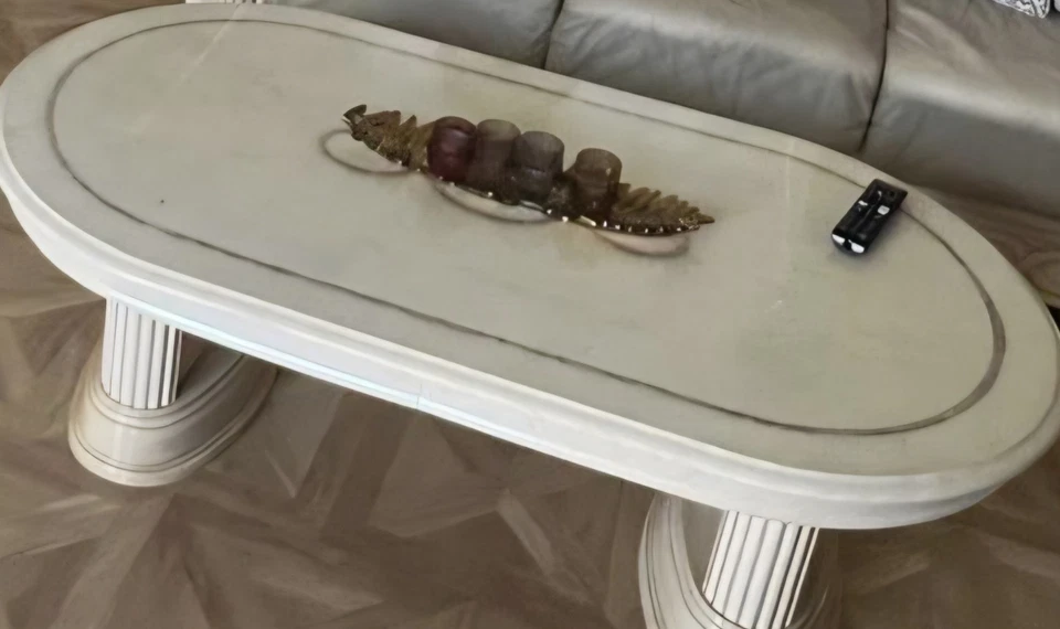 A Classic Italian Coffee Table With high-gloss ivory finish - Image 1 of 1